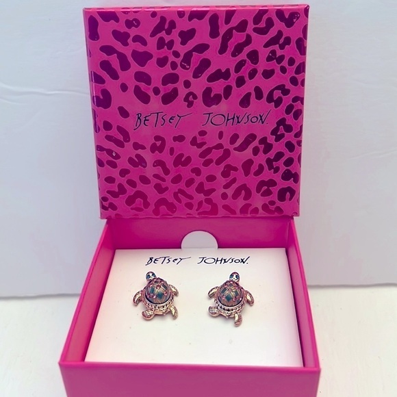 Betsey Johnson Turtle Earrings NIB - Picture 1 of 7